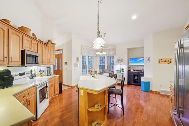 W9632 Rose Circle, Beaver Dam, WI 53916