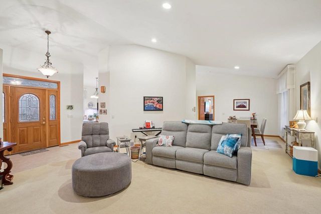 W9632 Rose Circle, Beaver Dam, WI 53916