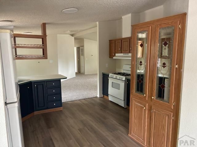 330 E Stewart Dr, Pueblo West, CO 81007