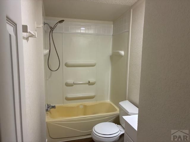 330 E Stewart Dr, Pueblo West, CO 81007