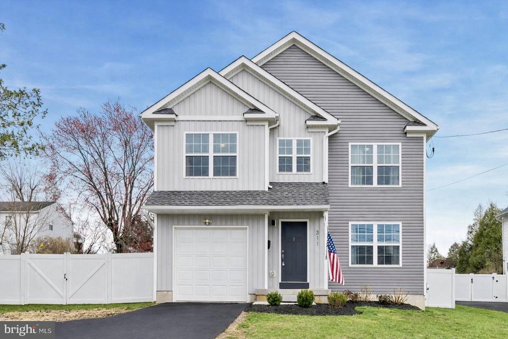 311 W BROOKHAVEN RD, Brookhaven, PA 19015