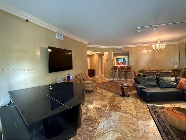 3700 Island Boulevard C203, Aventura, FL 33160