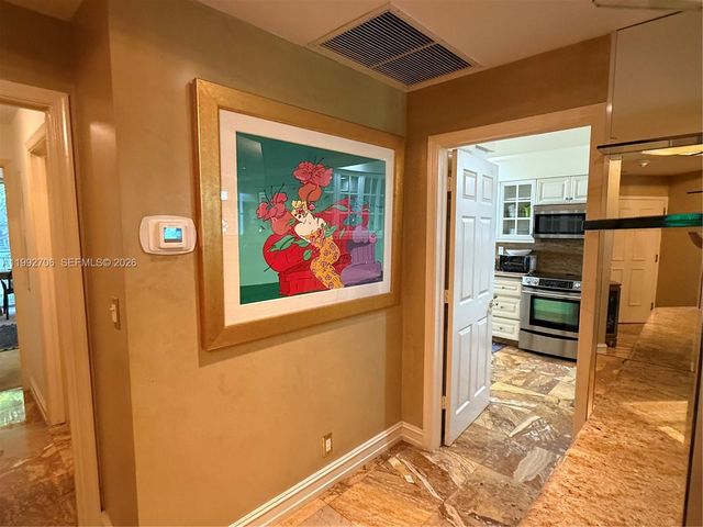 3700 Island Boulevard C203, Aventura, FL 33160