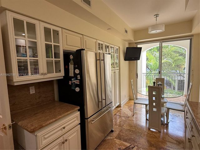 3700 Island Boulevard C203, Aventura, FL 33160