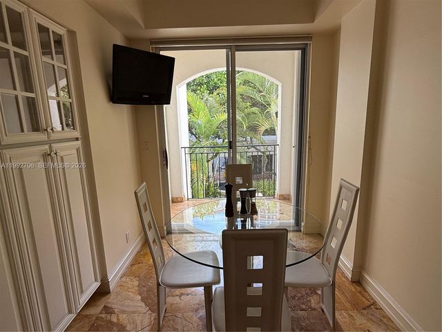 3700 Island Boulevard C203, Aventura, FL 33160