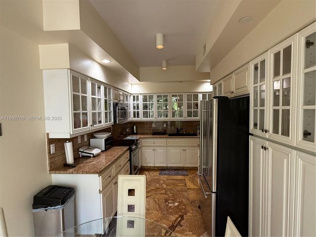 3700 Island Boulevard C203, Aventura, FL 33160