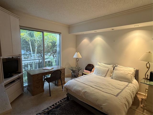 3700 Island Boulevard C203, Aventura, FL 33160
