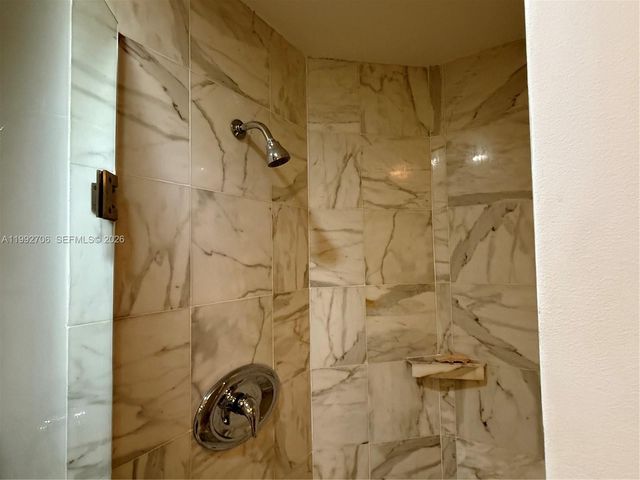 3700 Island Boulevard C203, Aventura, FL 33160