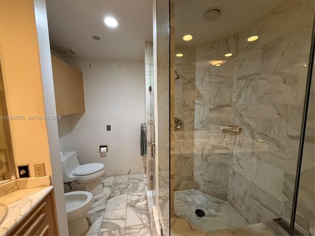 3700 Island Boulevard C203, Aventura, FL 33160