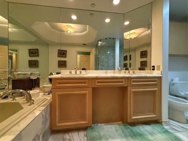 3700 Island Boulevard C203, Aventura, FL 33160
