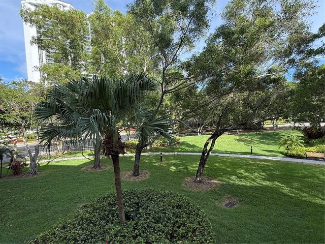 3700 Island Boulevard C203, Aventura, FL 33160