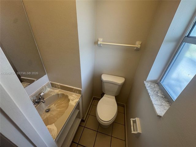 7910 Colony Cir N 304, Tamarac, FL 33321