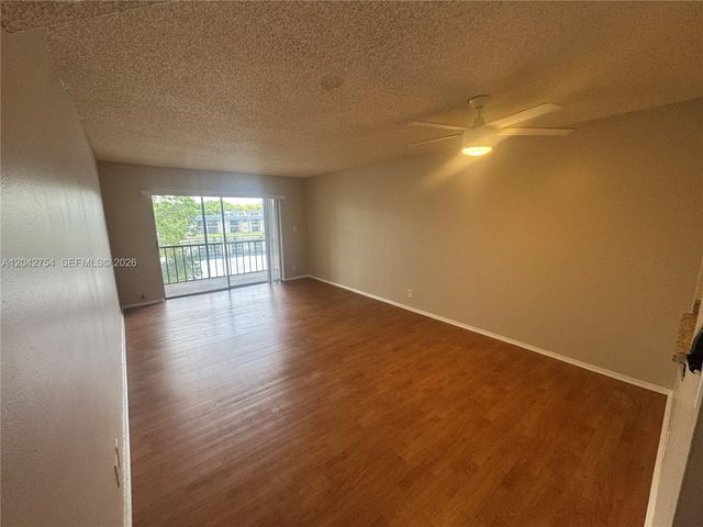 7910 Colony Cir N 304, Tamarac, FL 33321