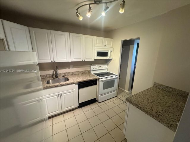 7910 Colony Cir N 304, Tamarac, FL 33321