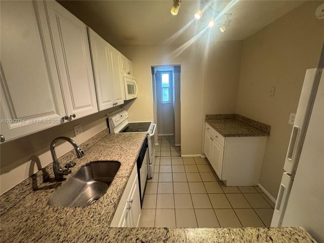 7910 Colony Cir N 304, Tamarac, FL 33321