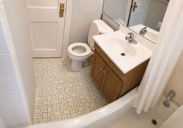60 Jamaicaway 12, Boston, MA 02130
