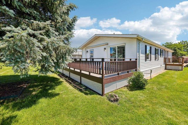 504 Harbor Heights Drive, Waterford, WI 53185