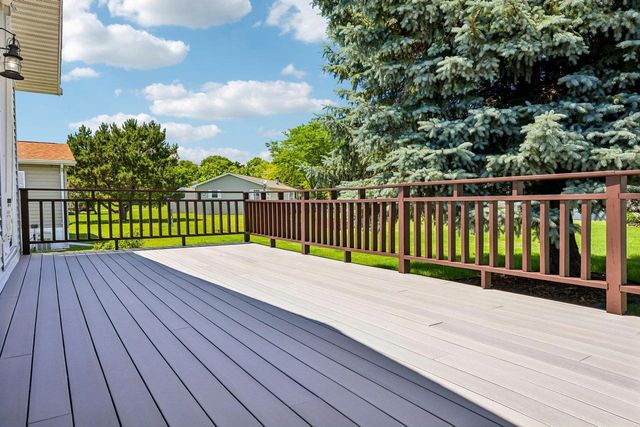 504 Harbor Heights Drive, Waterford, WI 53185