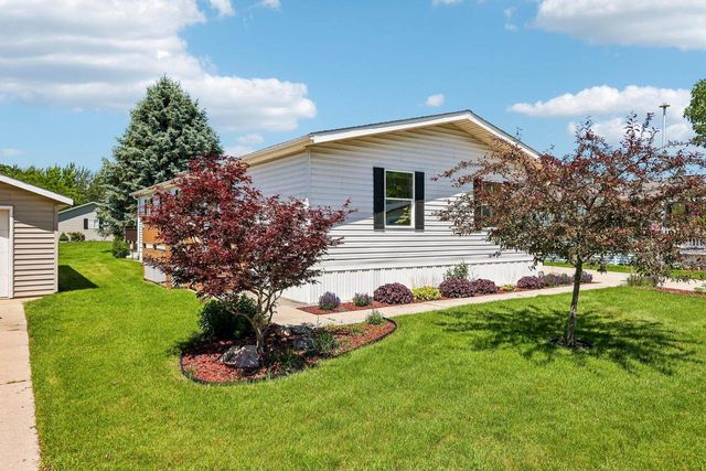 504 Harbor Heights Drive, Waterford, WI 53185