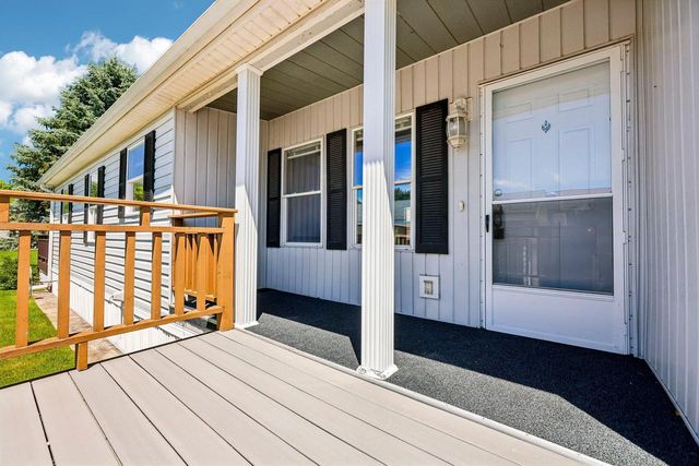 504 Harbor Heights Drive, Waterford, WI 53185