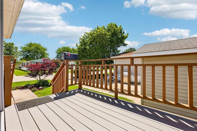 504 Harbor Heights Drive, Waterford, WI 53185