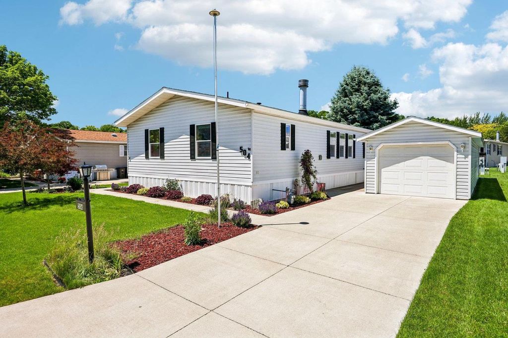 504 Harbor Heights Drive, Waterford, WI 53185