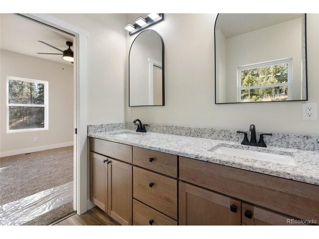 237 Columbine Dr, Woodland Park, CO 80863