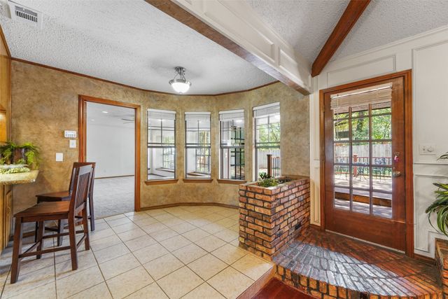 2323 Brookside Drive, Arlington, TX 76012