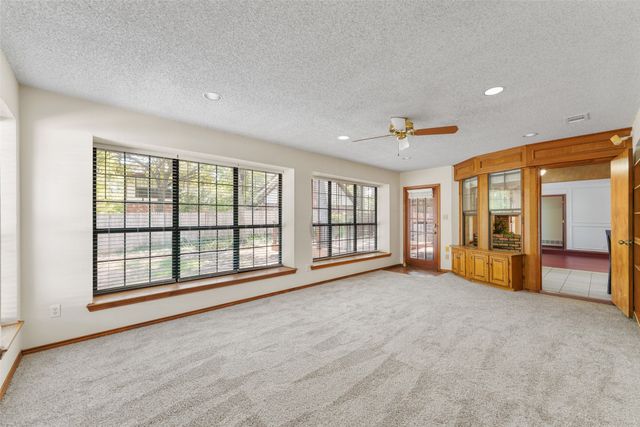 2323 Brookside Drive, Arlington, TX 76012