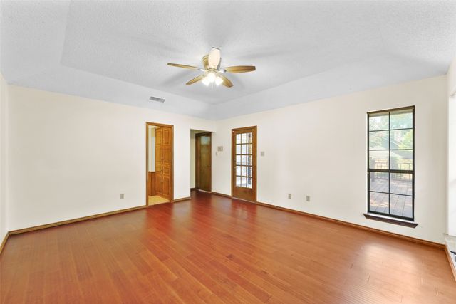 2323 Brookside Drive, Arlington, TX 76012