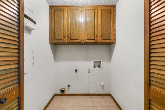 2323 Brookside Drive, Arlington, TX 76012