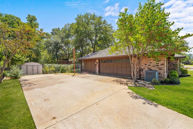2323 Brookside Drive, Arlington, TX 76012