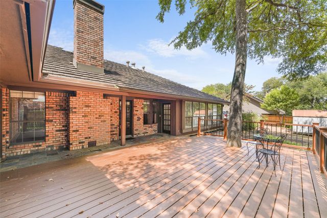 2323 Brookside Drive, Arlington, TX 76012