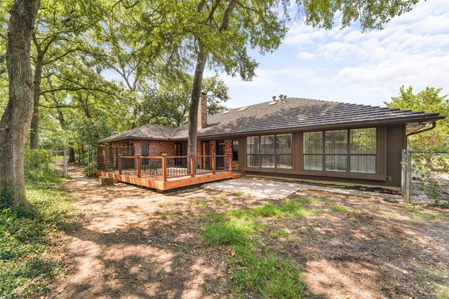 2323 Brookside Drive, Arlington, TX 76012