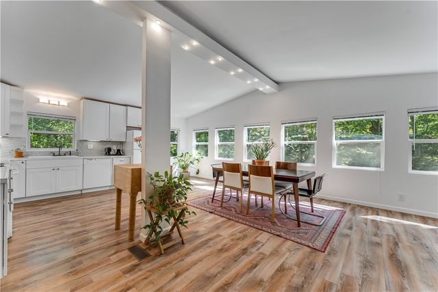 6 Bishampton Lane, Bella Vista, AR 72714