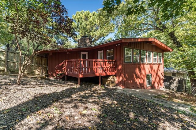 6 Bishampton Lane, Bella Vista, AR 72714