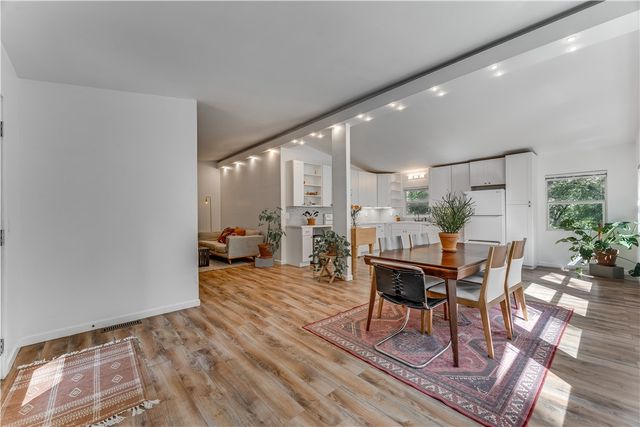 6 Bishampton Lane, Bella Vista, AR 72714