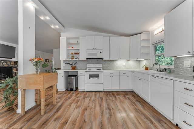 6 Bishampton Lane, Bella Vista, AR 72714