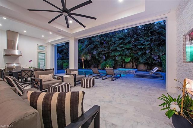 6830 Mangrove AVE, Naples, FL 34109