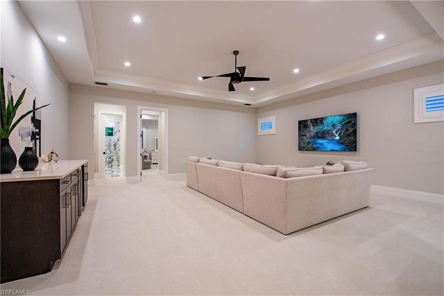 6830 Mangrove AVE, Naples, FL 34109