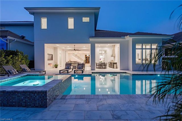 6830 Mangrove AVE, Naples, FL 34109