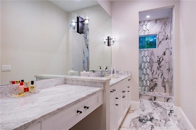 6830 Mangrove AVE, Naples, FL 34109