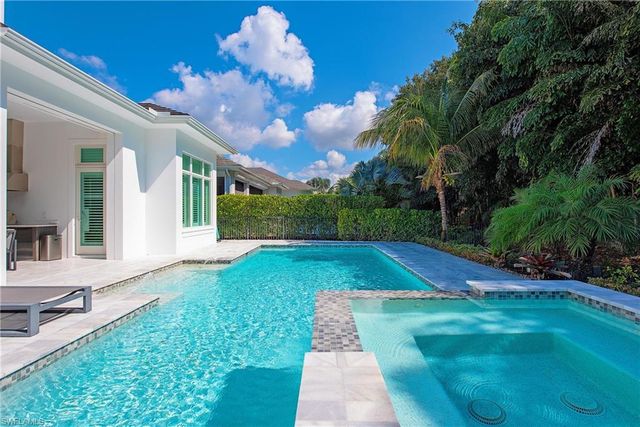 6830 Mangrove AVE, Naples, FL 34109