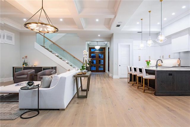 6830 Mangrove AVE, Naples, FL 34109