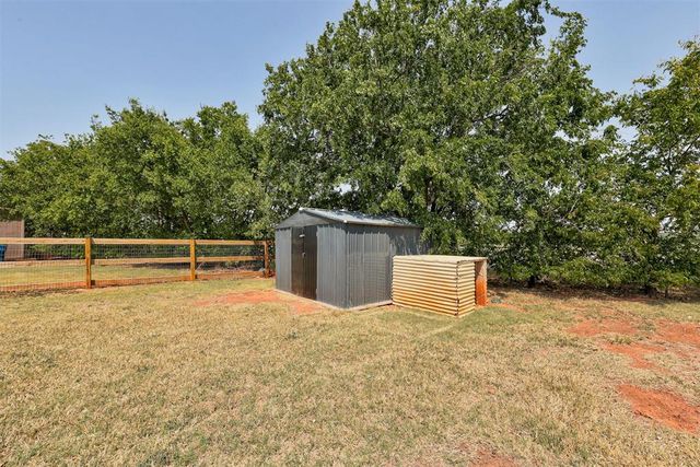 9966 NE Highway 33, Guthrie, OK 73044