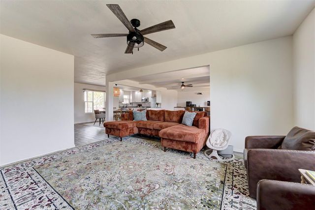 9966 NE Highway 33, Guthrie, OK 73044