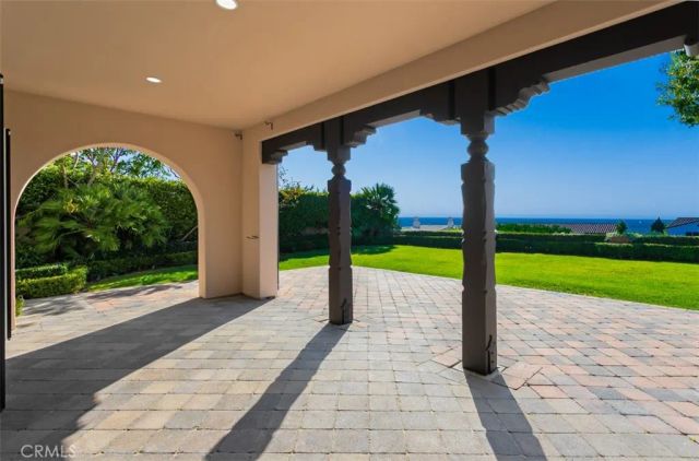 8 Whalers Bluff, Newport Coast, CA 92657