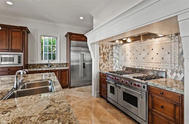 8 Whalers Bluff, Newport Coast, CA 92657