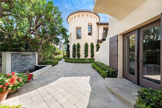 8 Whalers Bluff, Newport Coast, CA 92657