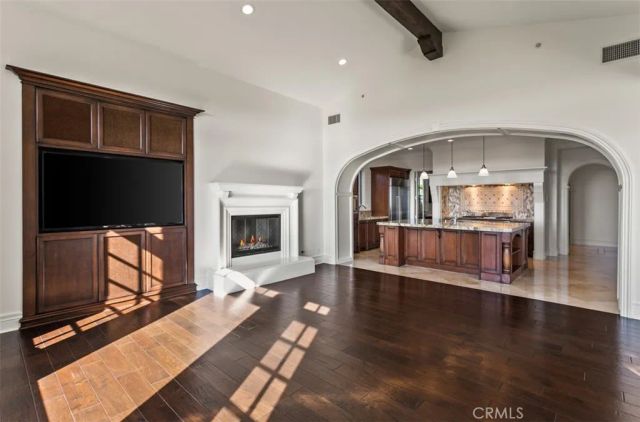 8 Whalers Bluff, Newport Coast, CA 92657